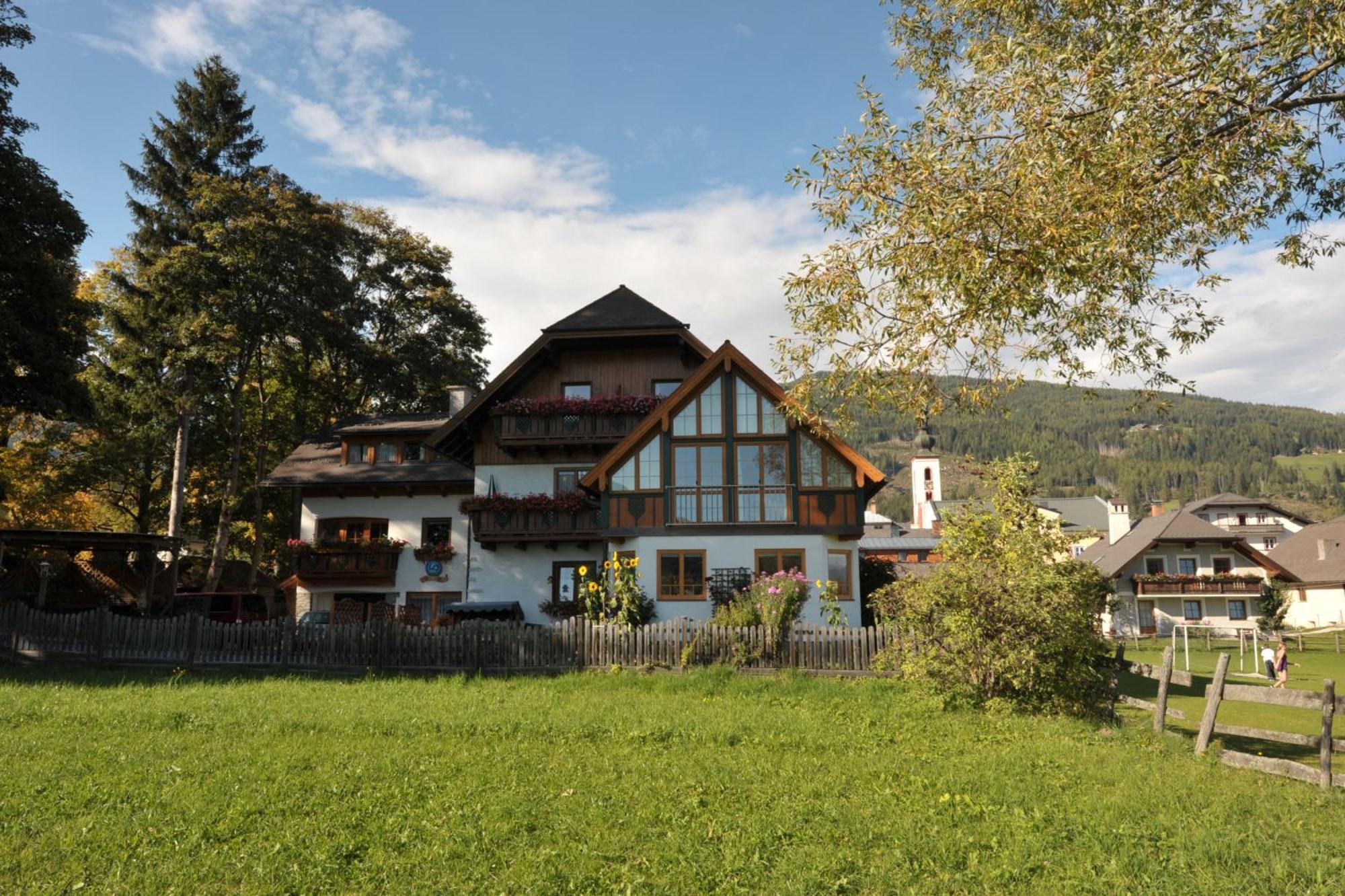 Haus Helga Otel Mauterndorf  Dış mekan fotoğraf